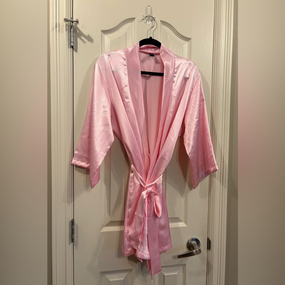 iCOLLECTION Pink Satin Robe - size L/XL